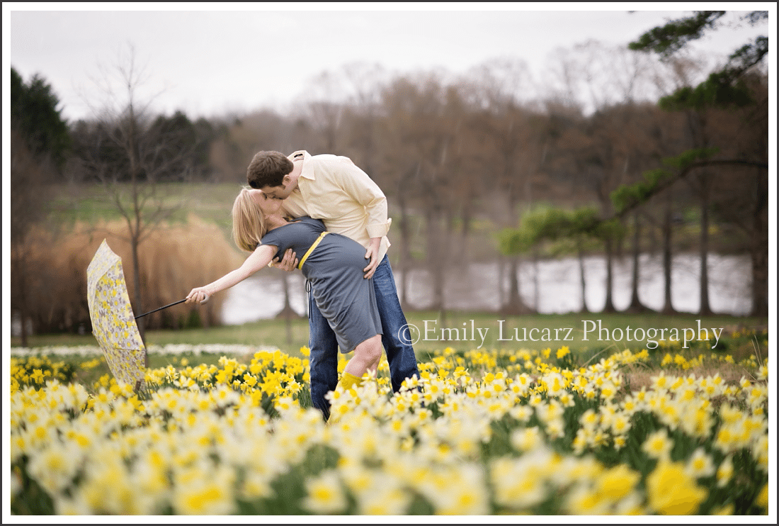 Singing in the rain - St Louis maternity photography 