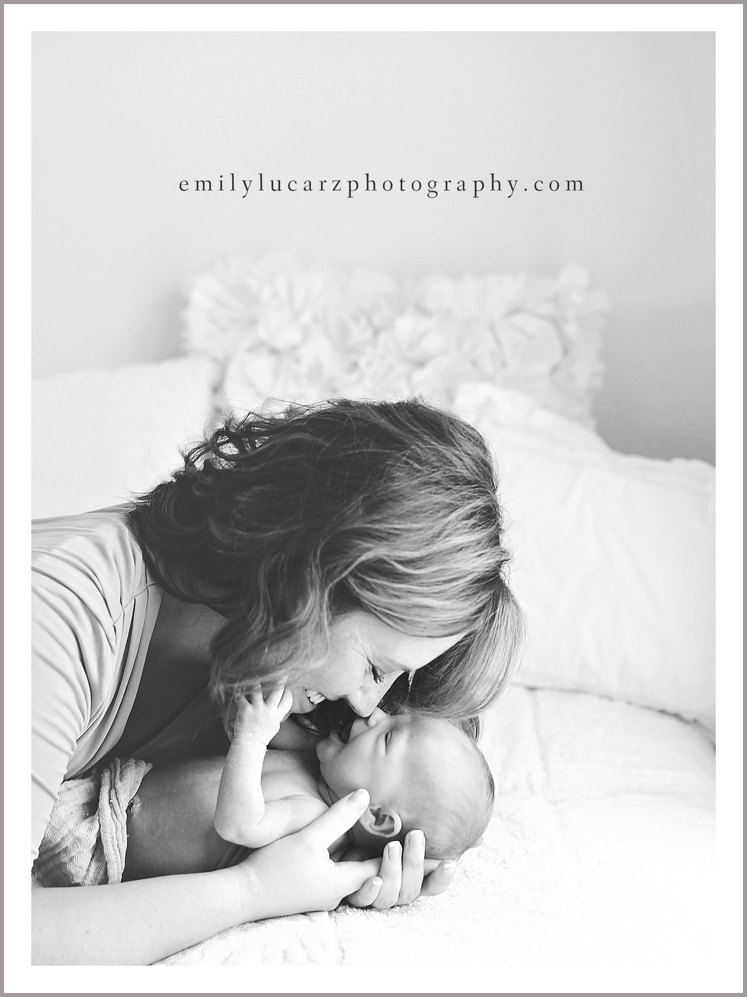 St. Louis newborn photography mom and newborn photo