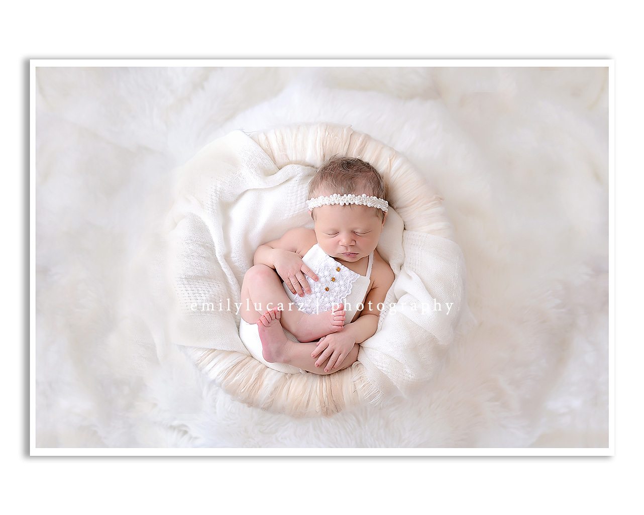 chesterfield and st louis area newborn photography natural light