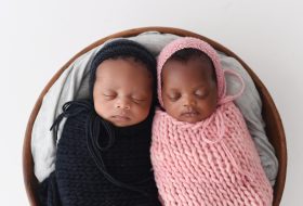 S Twins Newborn – Studio, Posed